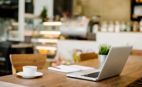 カフェでゆっくりブログの収益化を考える